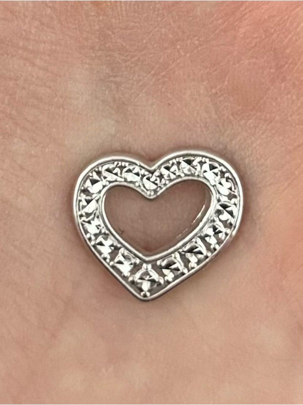 Solid 10K White Gold Diamond Cut Open Heart Pendant Charm 0.76g